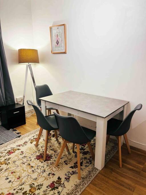 Central London Spacious Flat With 2 To 3 Bedrooms Экстерьер фото