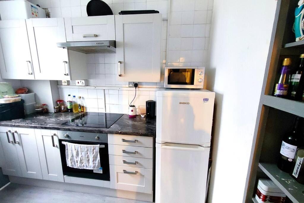 Central London Spacious Flat With 2 To 3 Bedrooms Экстерьер фото